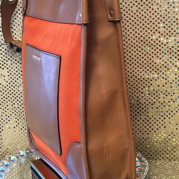Michael Kors Orange and Tan Crossbody Messenger Bag Approx. 11.5 x 11 x 3 - Picture 4 of 17
